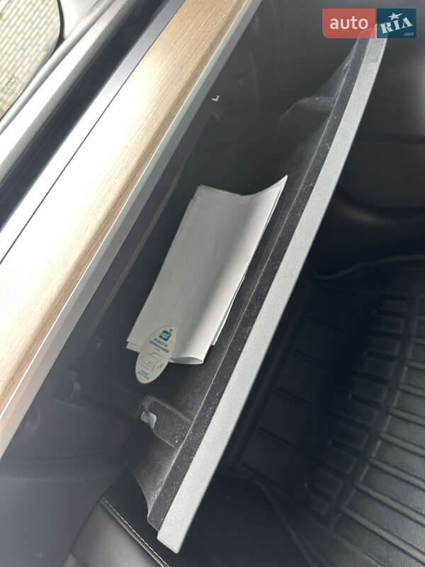 Седан Tesla Model 3 2023 в Киеве фото 22 Седан Tesla Model 3 2023 в Киеве