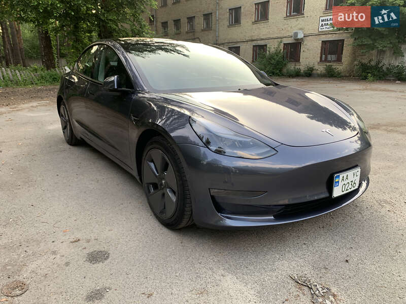 Седан Tesla Model 3 2021 в Киеве