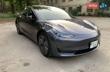 Седан Tesla Model 3 2021 в 