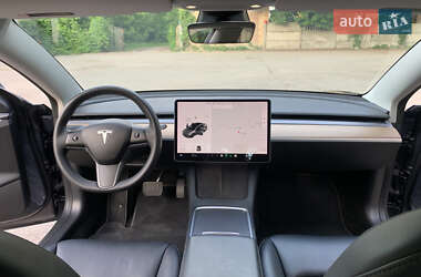 Седан Tesla Model 3 2021 в 