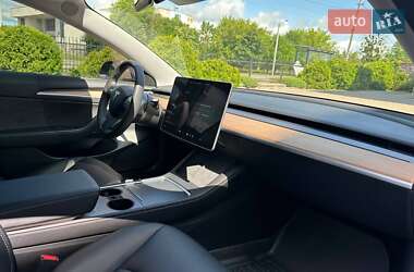Седан Tesla Model 3 2021 в Луцке