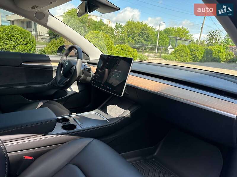 Седан Tesla Model 3 2021 в Луцьку