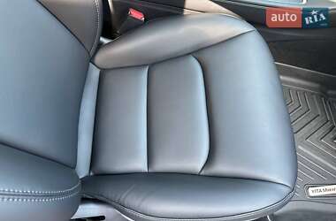 Седан Tesla Model 3 2021 в Луцке