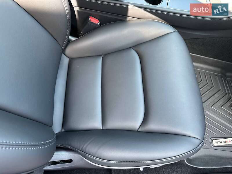 Седан Tesla Model 3 2021 в Луцьку