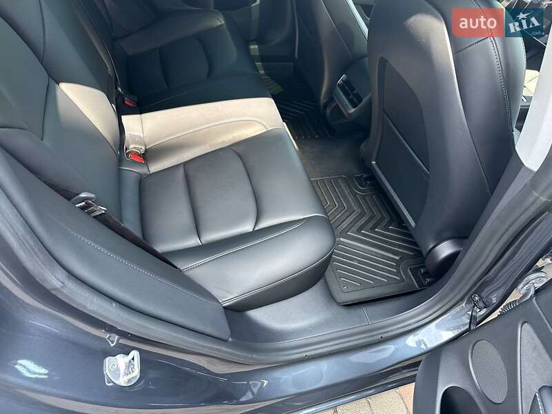 Седан Tesla Model 3 2021 в Луцьку