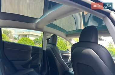 Седан Tesla Model 3 2021 в Луцке