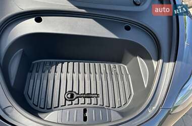 Седан Tesla Model 3 2021 в Луцке