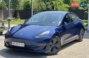 Седан Tesla Model 3 2022 в 