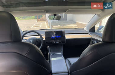 Седан Tesla Model 3 2022 в 