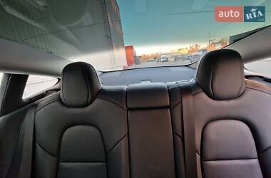 Седан Tesla Model 3 2020 в 