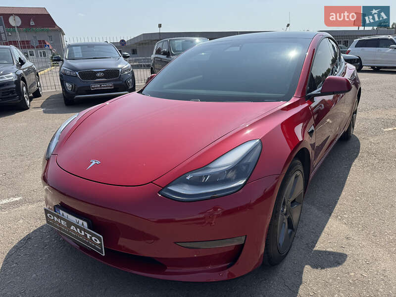 Седан Tesla Model 3 2021 в Киеве