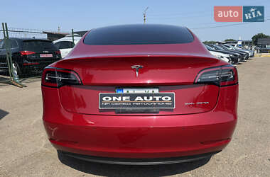 Седан Tesla Model 3 2021 в 