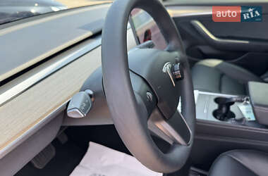 Седан Tesla Model 3 2021 в 