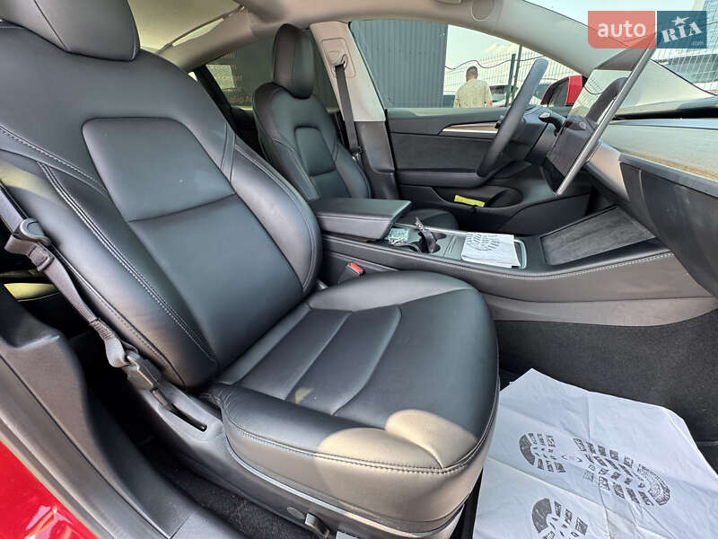 Седан Tesla Model 3 2021 в Киеве