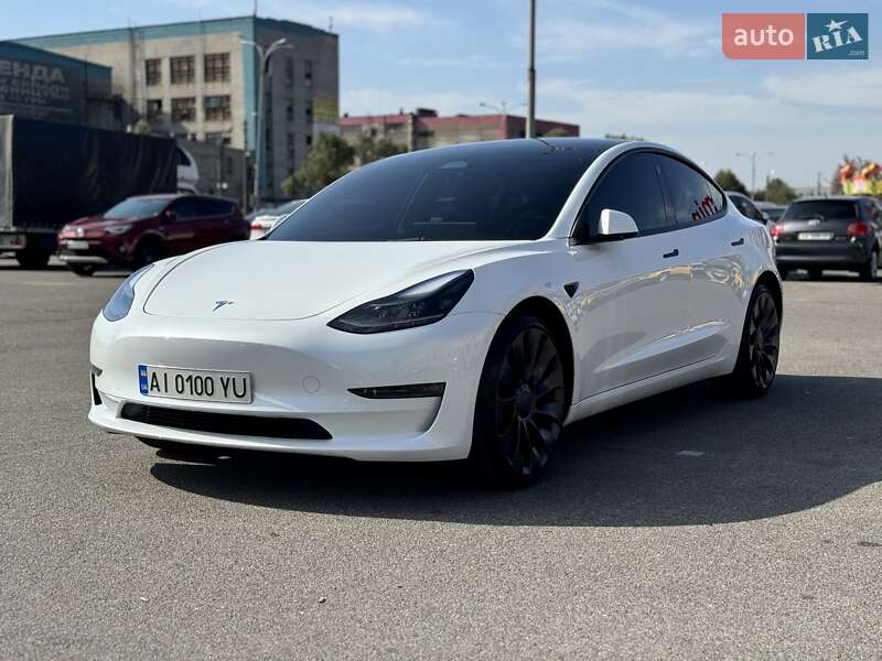 Седан Tesla Model 3 2023 в 