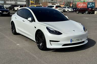 Седан Tesla Model 3 2023 в 
