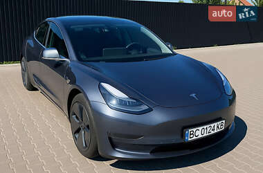Седан Tesla Model 3 2022 в Львове