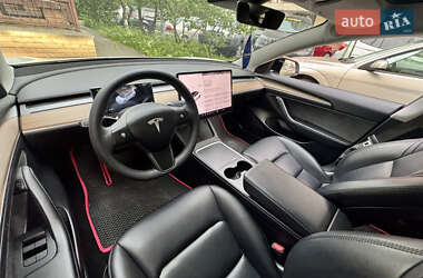 Седан Tesla Model 3 2021 в 