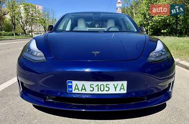 Седан Tesla Model 3 2019 в Киеве