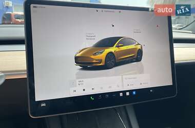 Седан Tesla Model 3 2023 в 