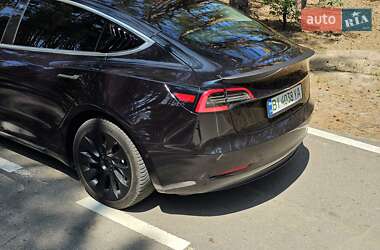 Седан Tesla Model 3 2018 в 