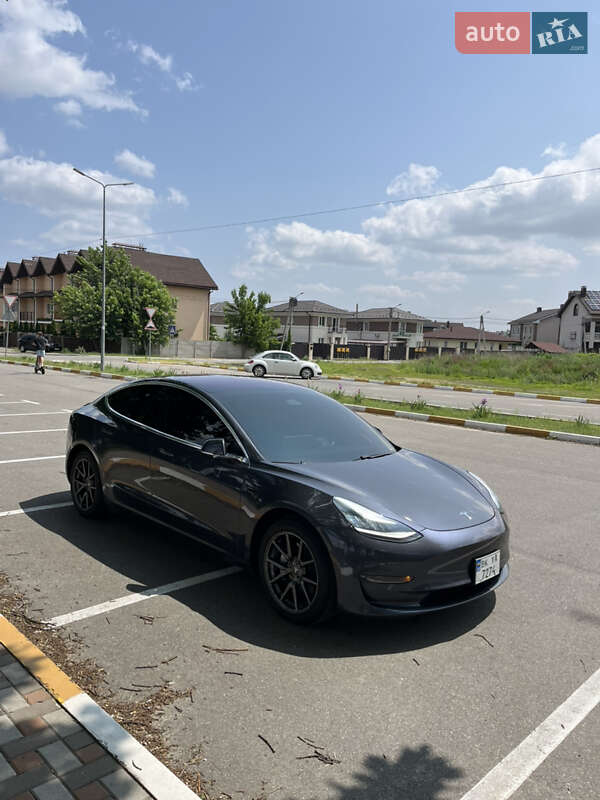 Седан Tesla Model 3 2018 в Киеве
