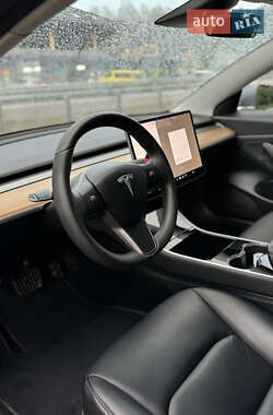 Седан Tesla Model 3 2019 в 