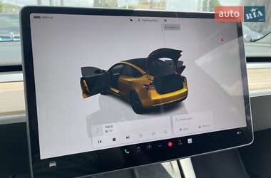 Седан Tesla Model 3 2023 в 