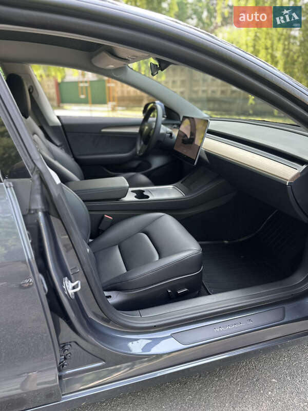Седан Tesla Model 3 2023 в Ірпені