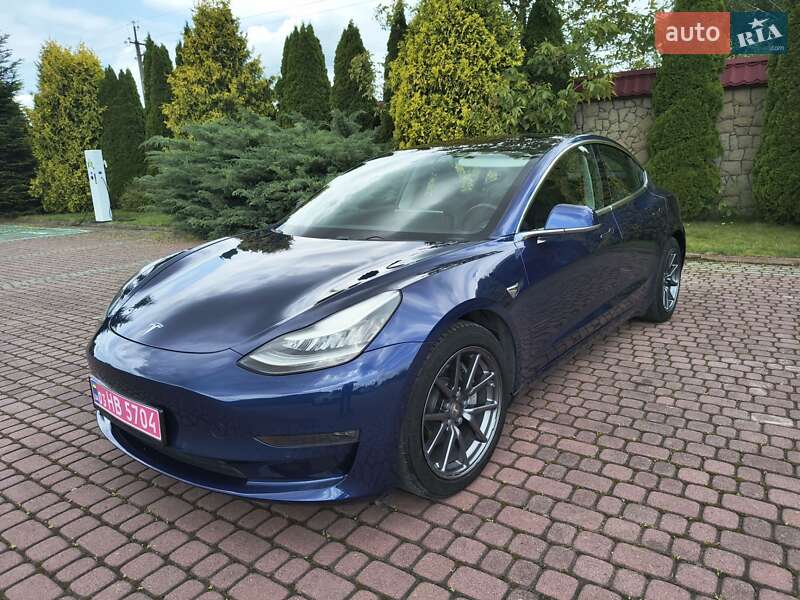 Седан Tesla Model 3 2018 в 