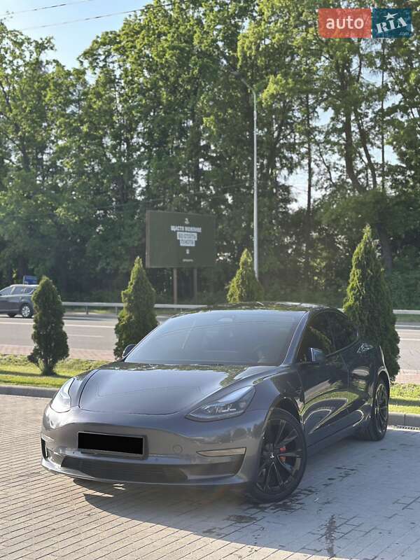 Tesla Model 3 2022