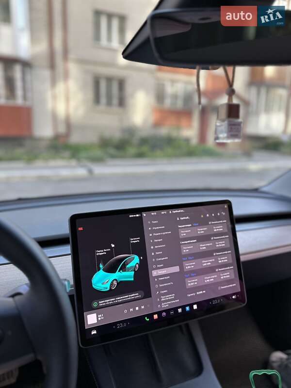 Седан Tesla Model 3 2022 в Тернополе