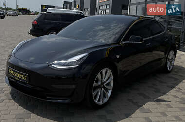 Седан Tesla Model 3 2020 в 