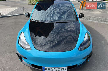 Седан Tesla Model 3 2019 в 