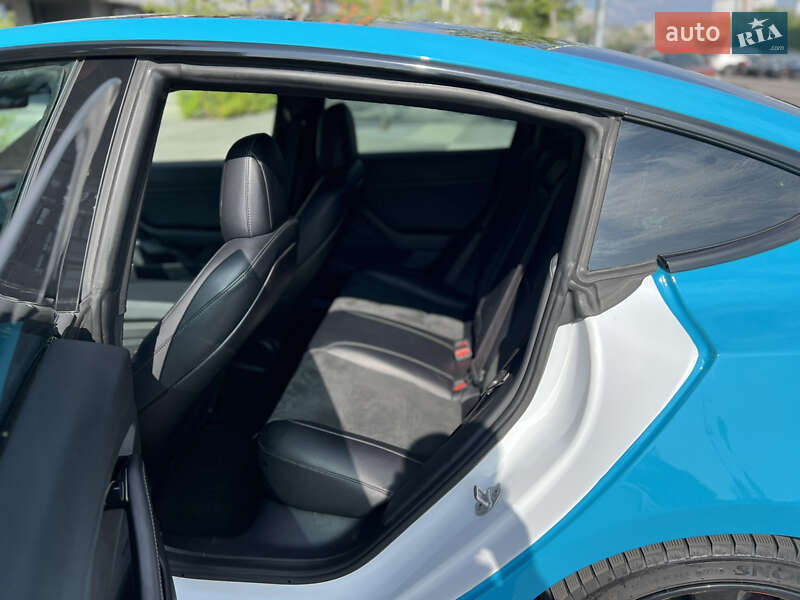 Седан Tesla Model 3 2019 в Києві