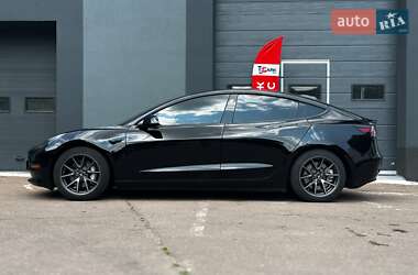 Седан Tesla Model 3 2021 в 