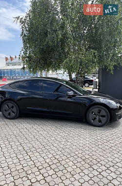 Седан Tesla Model 3 2023 в 