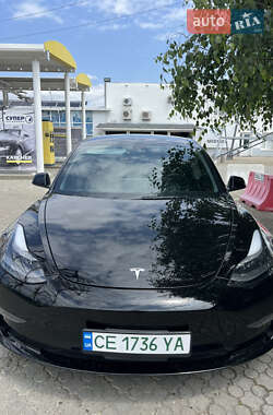 Седан Tesla Model 3 2023 в 