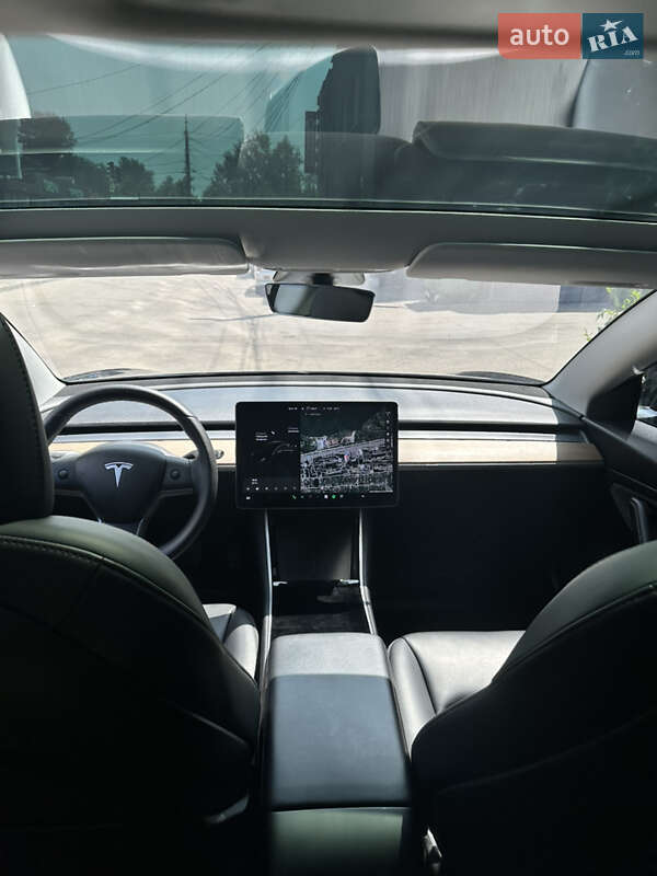 Седан Tesla Model 3 2020 в Дніпрі