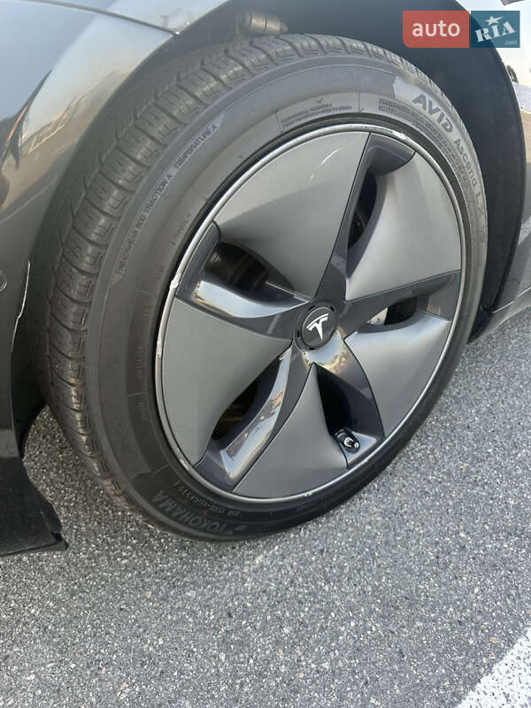 Седан Tesla Model 3 2020 в Дніпрі