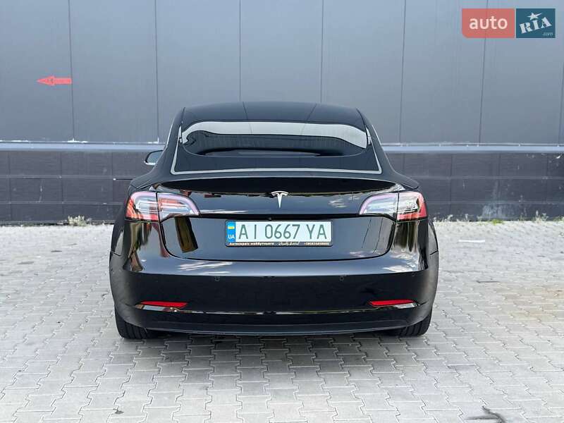 Седан Tesla Model 3 2019 в Киеве