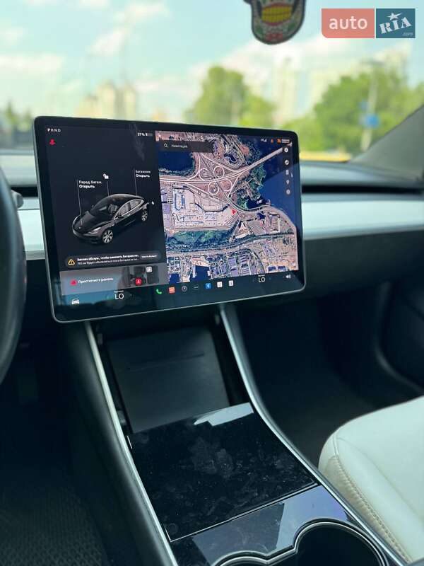 Седан Tesla Model 3 2019 в Киеве