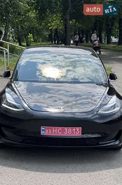Седан Tesla Model 3 2020 в 