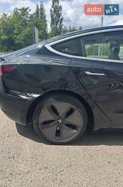 Седан Tesla Model 3 2020 в 
