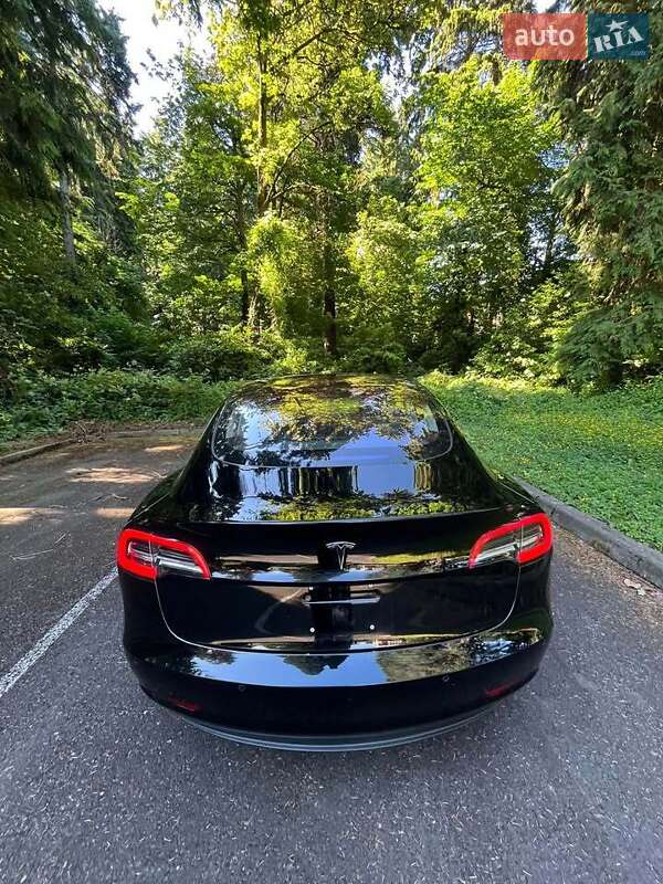 Седан Tesla Model 3 2018 в Луцьку