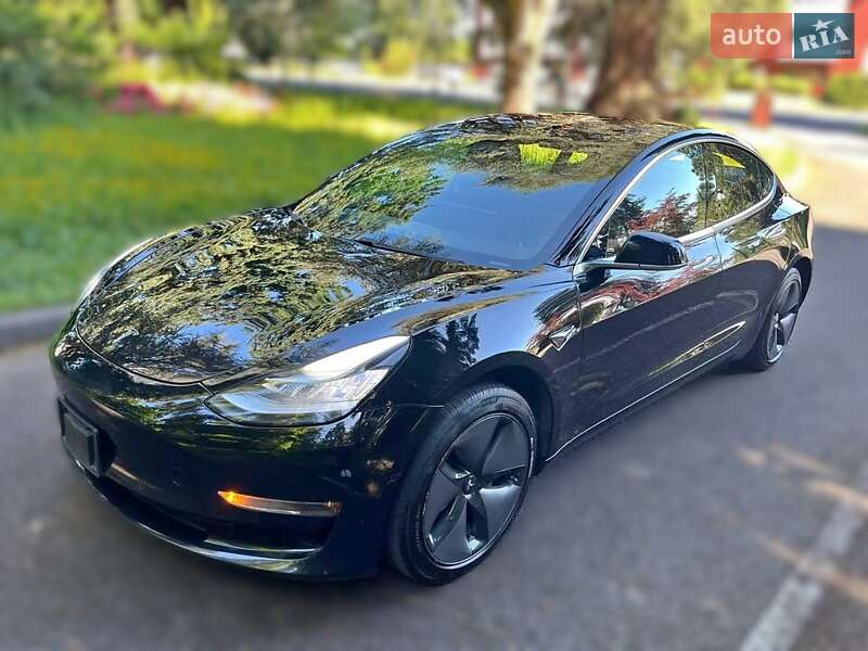 Седан Tesla Model 3 2018 в Луцьку