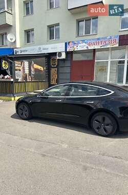 Седан Tesla Model 3 2020 в 