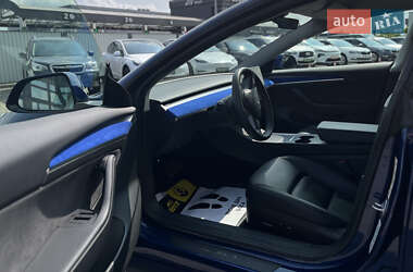 Седан Tesla Model 3 2022 в 