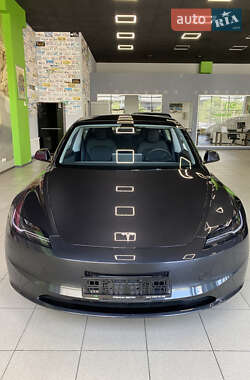 Седан Tesla Model 3 2024 в Києві