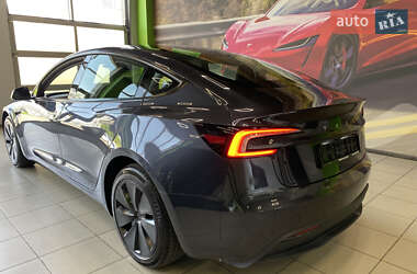 Седан Tesla Model 3 2024 в 
